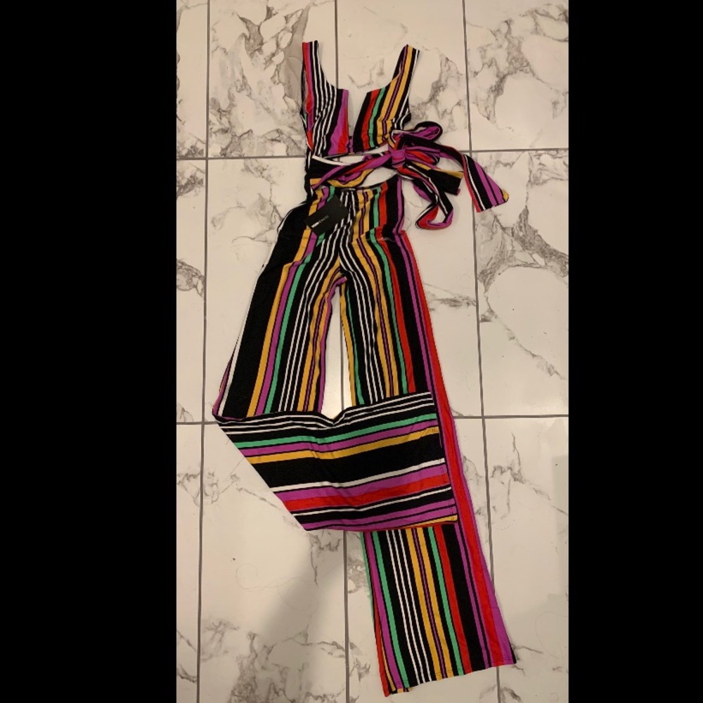 NEW* FASHION NOVA jumpsuit (new with tag)